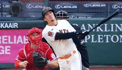 Valenciano Wilmer Flores disparó grand slam y remolcó cinco en victoria de los Gigantes