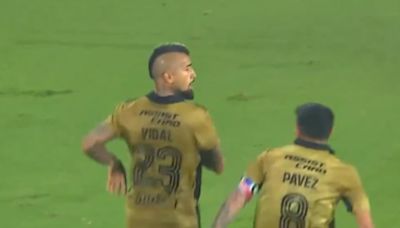 Con baile incluido: el golazo de Arturo Vidal para empatar ante Alianza Lima en la Libertadores - La Tercera