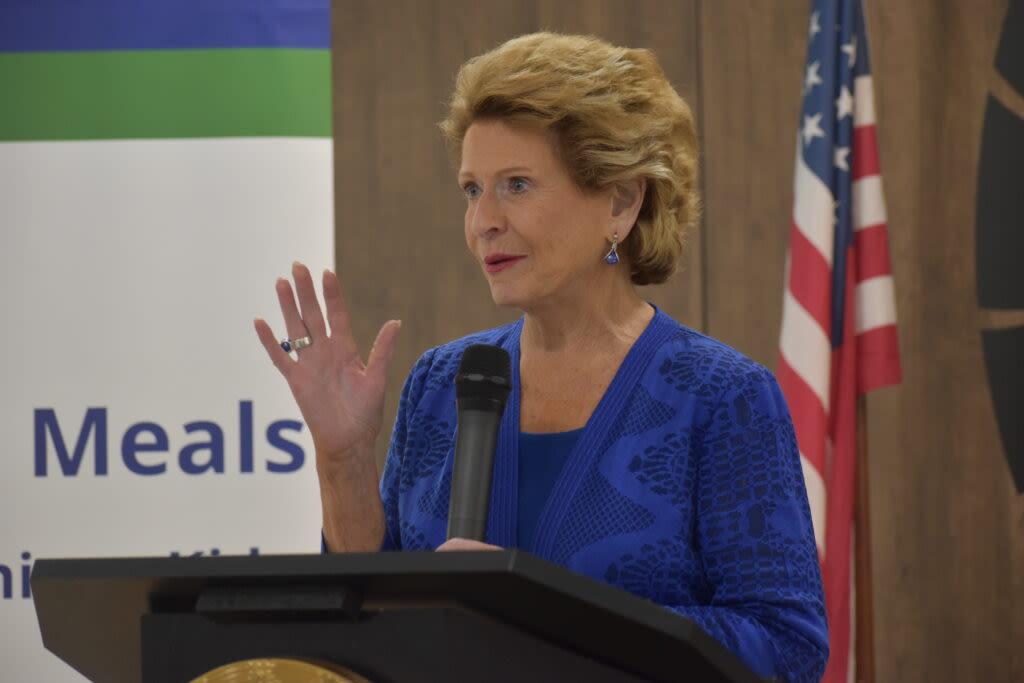 Stabenow rolls out free summer meal expansion for Michigan kids