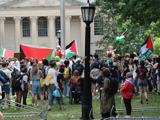 Tensions Rise at U.N.C. Chapel Hill After Dozens of Pro-Palestinian Demonstrators Are Detained