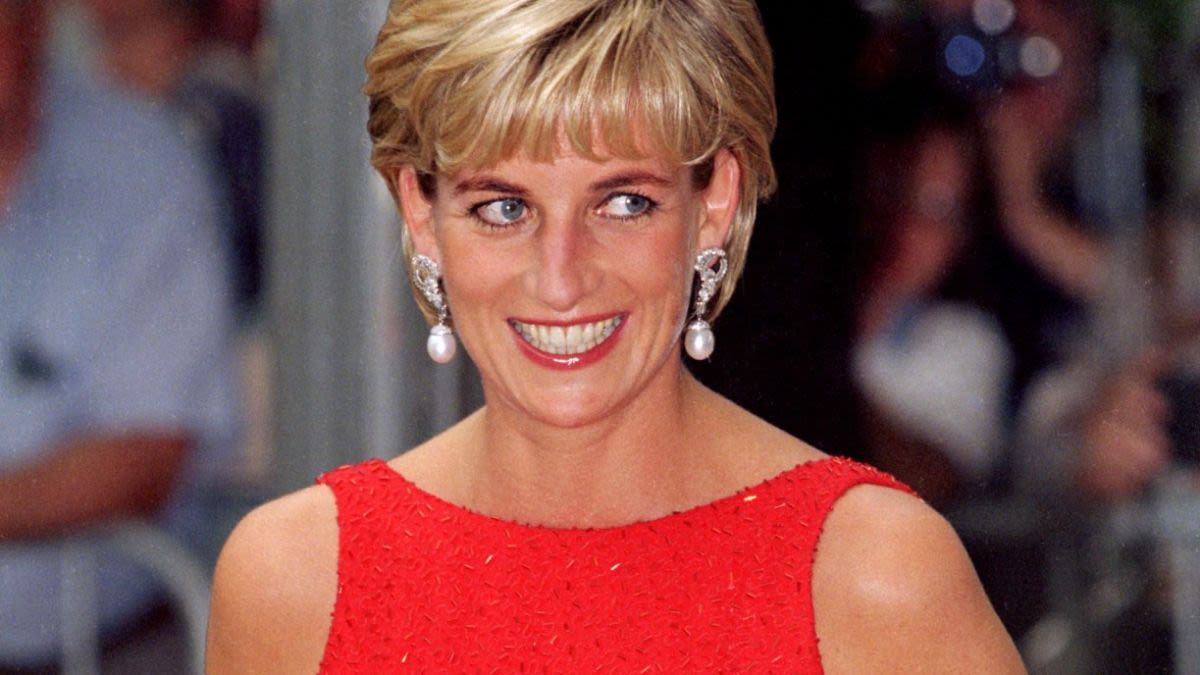 Princess Diana Would Have Been a “Peacemaker” and Would Have Made Prince Harry Apologize to King Charles If She...