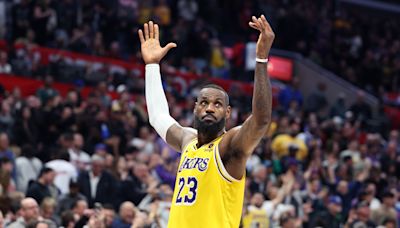 LeBron James reportedly helps Lakers with $2.6M pay cut after signing new contract