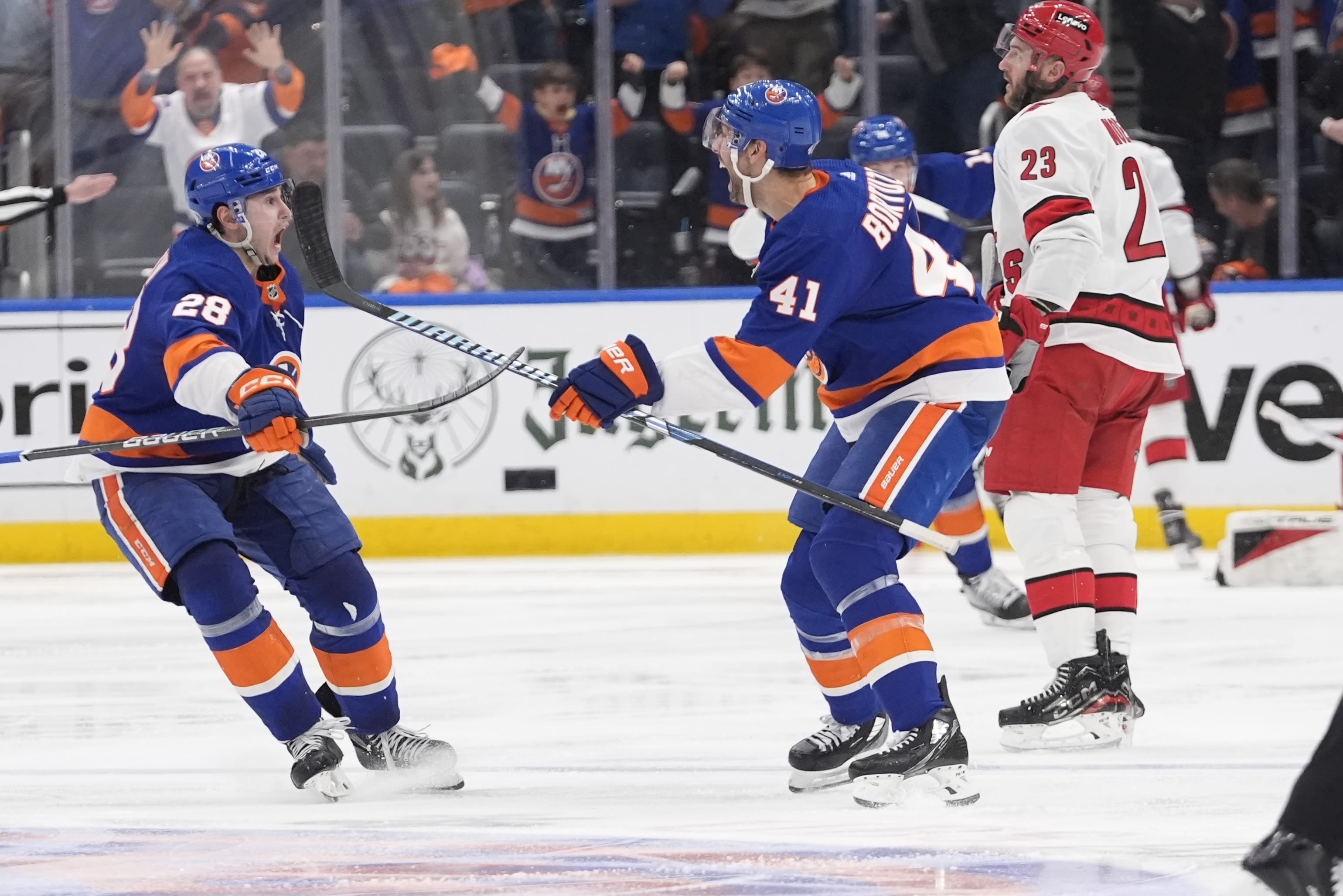 Mathew Barzal scores in 2nd OT as Islanders beat Hurricanes 3-2 to avoid series sweep