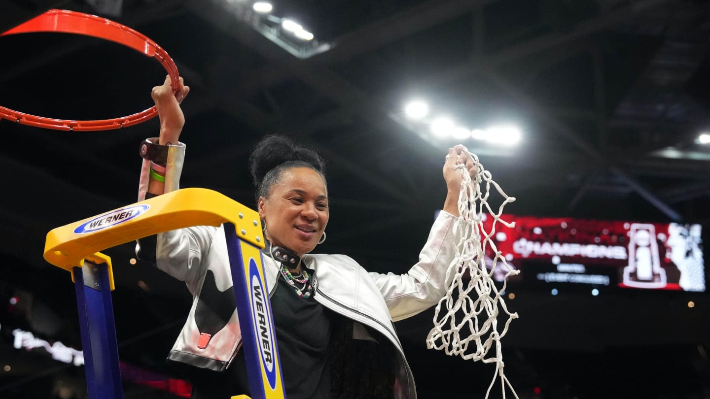 Dawn Staley Shares Heartfelt Message After Receiving Jimmy V Award