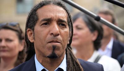 Le député Steevy Gustave visé par une remarque raciste sur ses dreadlocks lors de son arrivée à l’Assemblée