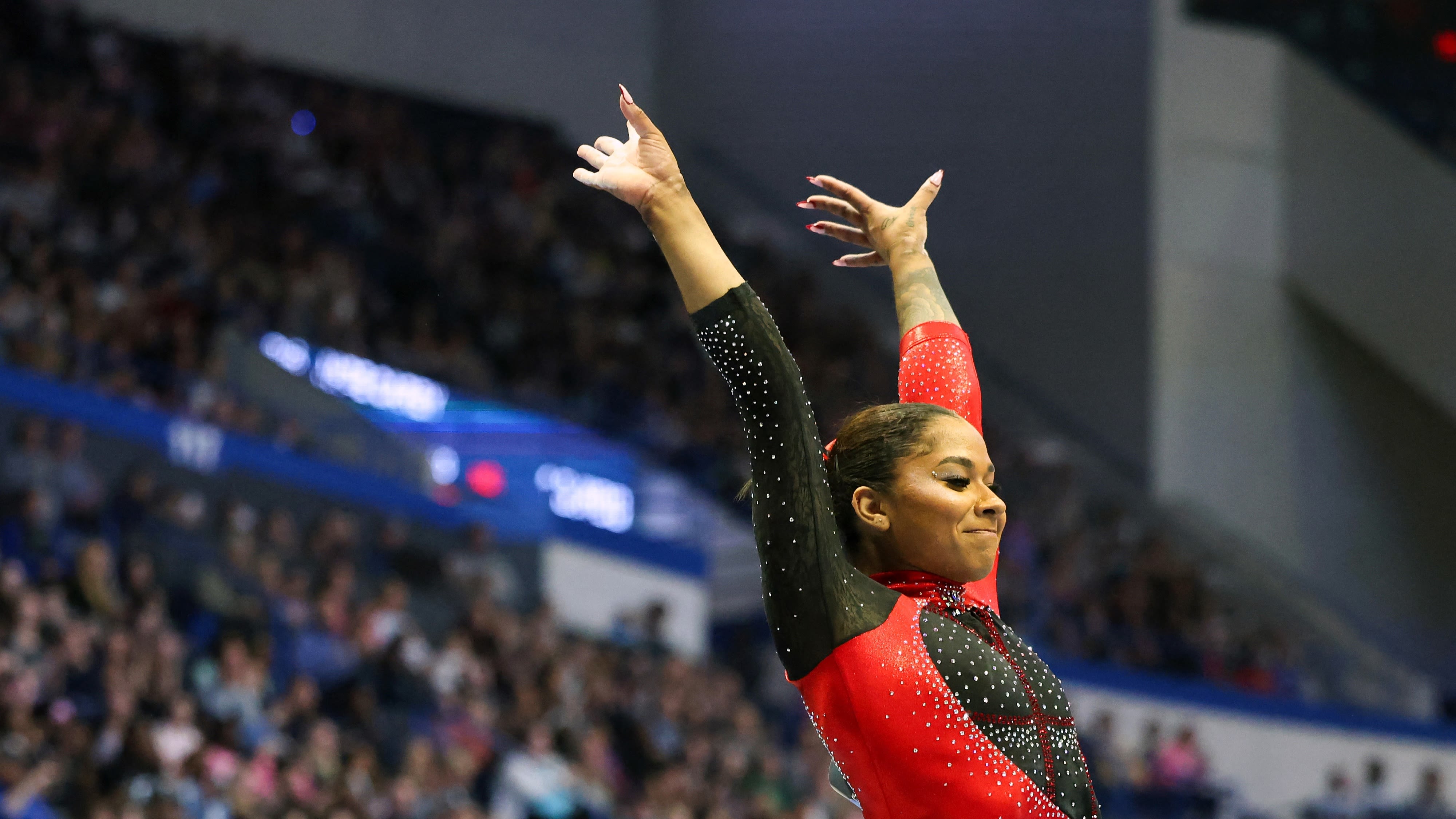 In competitive race for Olympics, U.S. gymnastics veterans are standing out