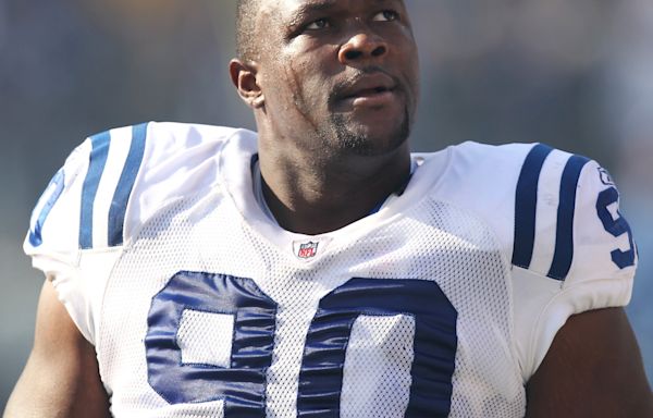 Ex-NFL player Daniel Muir charged with domestic battery and obstruction, son found safe