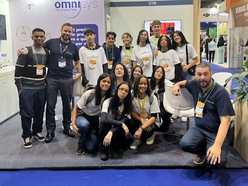 Estudantes do ABC conhecem tecnologias aéreas em feira de drones