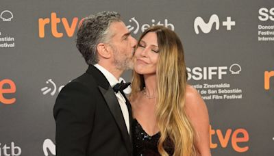 En fotos: de los invitados muy especiales de Mel Gibson al cariñoso beso de Leonardo Sbaraglia a Mónica Ayos en San Sebastián