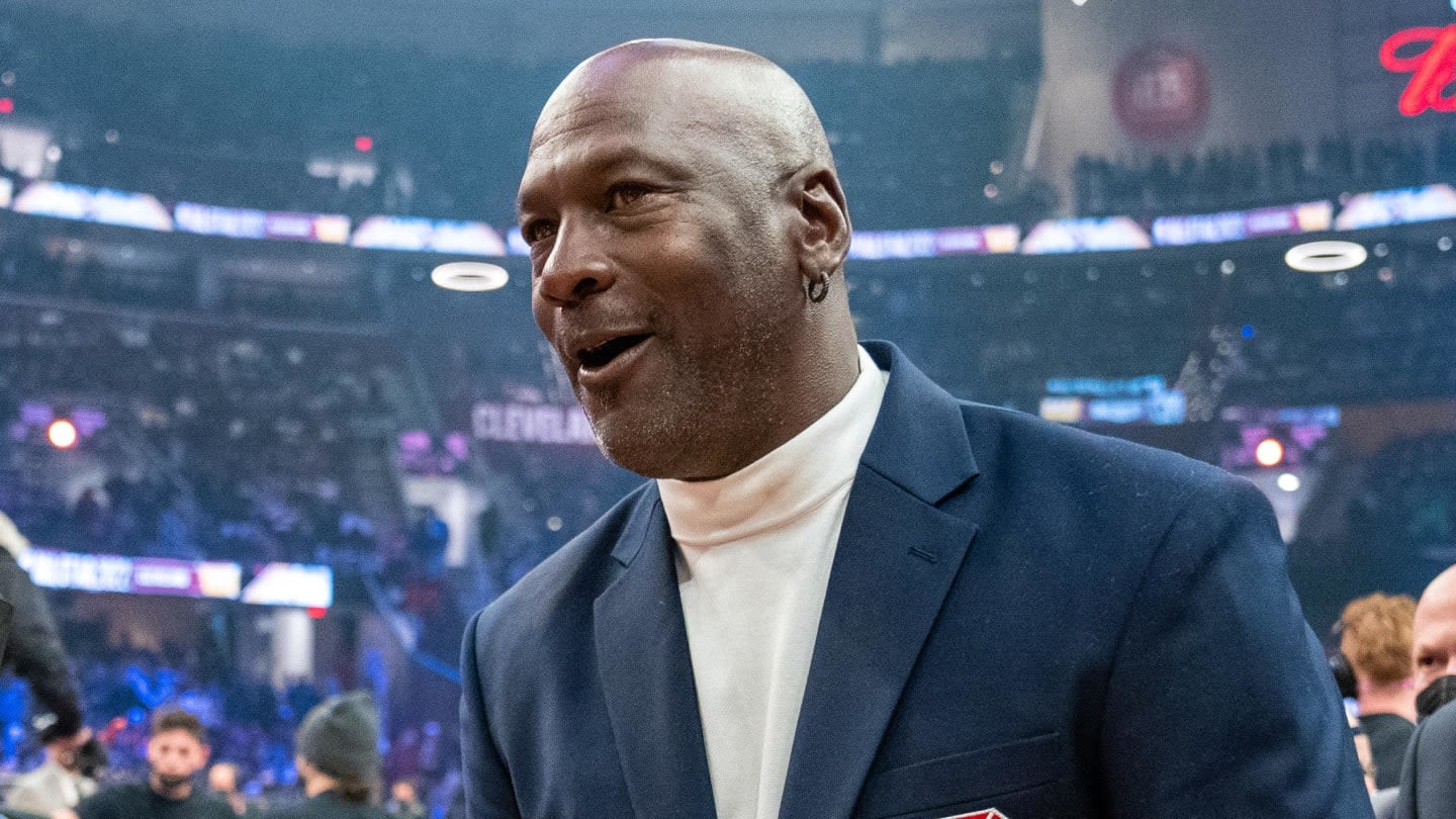 Fashion Sense Is Another Way Fans Try To Knock Michael Jordan In LeBron James Debate