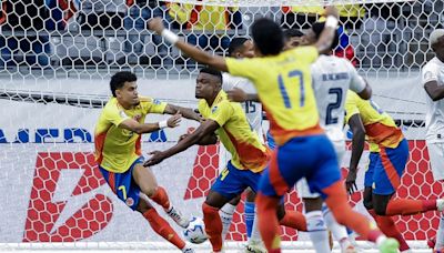 En vivo: Colombia vapulea a Panamá y se mete entre los cuatro mejores del torneo