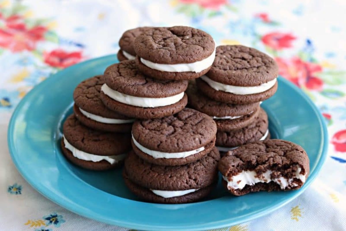 32 Mouth-Watering Whoopie Pie Recipe To Make Any Night Extra Sweet