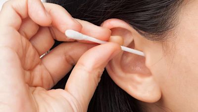 婦人耳仔痕、冒分泌物，竟是耳膜破裂一半！微創手術助3個月恢復聽力 | am730