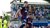 Los colores de la ikurriña tiñen la tercera equipación del Eibar