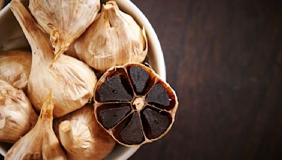 Unterschied zur weißen Knolle: Ist schwarzer Knoblauch gesünder?