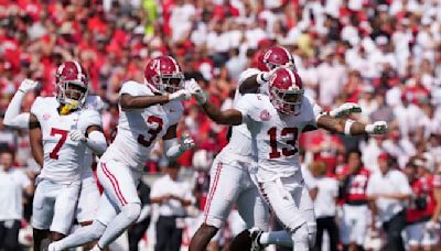 Game rewind: Alabama routs Wisconsin on the road