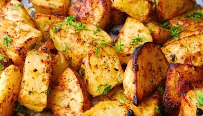 Roast potatoes become ‘perfectly’ crispy if using Mary Berry’s best cooking tip