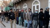 Pakistán suspende los servicios de telefonía móvil y cierra fronteras para blindar las elecciones