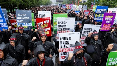 Samsung’s South Korean labour union ready for indefinite strike, threatens critical component production