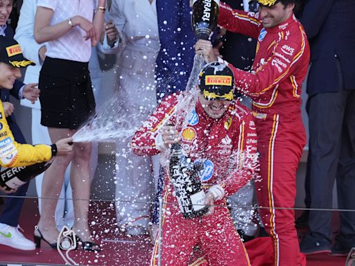 Charles Leclerc rompió el hechizo en la Fórmula 1 y festejó por primera vez en las calles de Mónaco