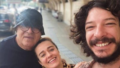 Karine Carvalho nega viver trisal e diz que post foi brincadeira: 'É um grande amigo nosso'