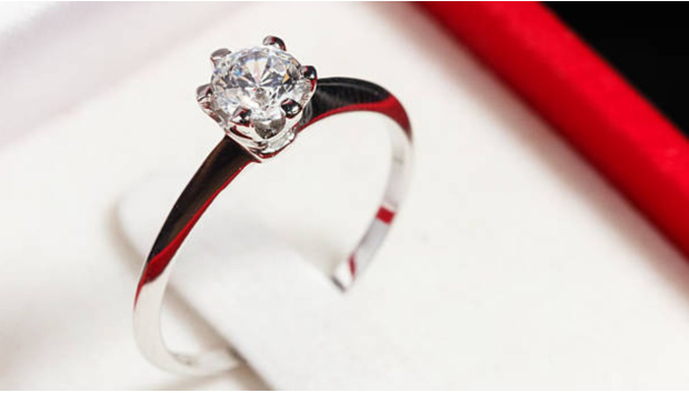 Rare Carat: Engagement Rings Online