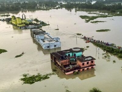 Why is Bihar unable to solve its annual flooding crisis affecting millions?