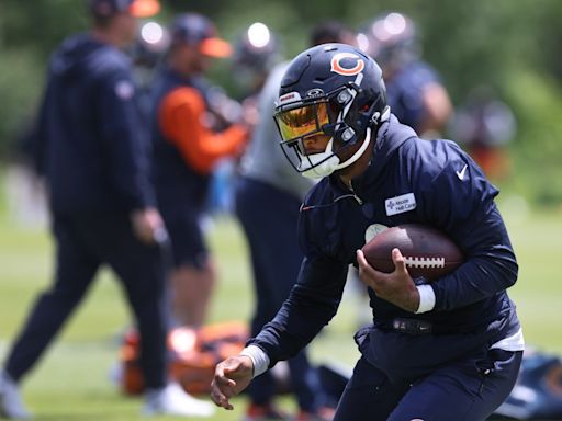 Photos: Inside Chicago Bears OTAs at Halas Hall