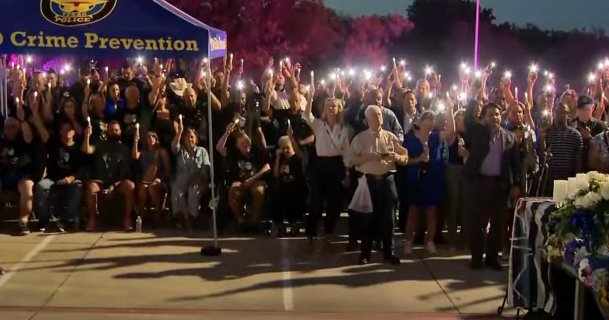 Family, friends, tears and tributes turn out to honor Fort Worth police sergeant killed in the line of duty