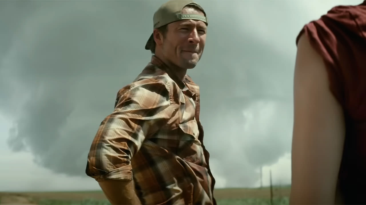 Critics Have Seen Twisters And Glen Powell May Have Another Hit On His Hands