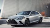 Lexus ES 將跟進 Camry 腳步推新一代車型！全新 3 動力商標曝光 - 自由電子報汽車頻道