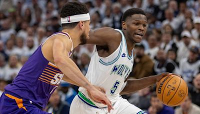 "Knock Down Book!" Anthony Edwards Yells At Devin Booker To Nail The Jumper Off His Pass