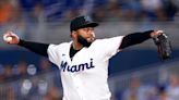 Rangers reportedly sign former All-Star pitcher Johnny Cueto to minor-league deal