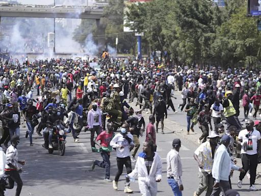 Barack Obama’s sister tear gassed outside the Parliament as protests intensify in Kenya