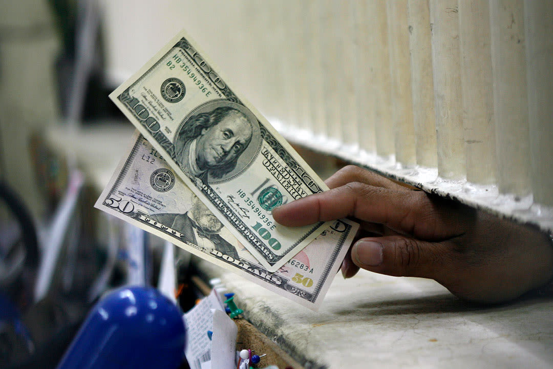 Peso hits 58:$1 as Fed stays hawkish - BusinessWorld Online