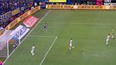 El gol de Boca a Central Córdoba iba a ser de Kevin Zenón, pero Miguel Merentiel se lo “robó”