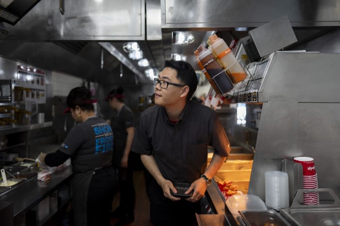 California fast food workers now earn $20 per hour. Franchisees are responding by cutting hours.