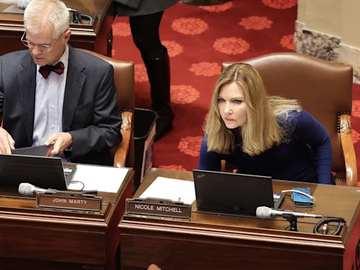 Sen. Mitchell returns to Minnesota Capitol with her arrest looming over final weeks of session