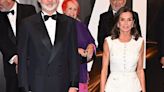 La reina Letizia, deslumbrante de blanco y con impresionantes joyas en los Premios de Periodismo ABC