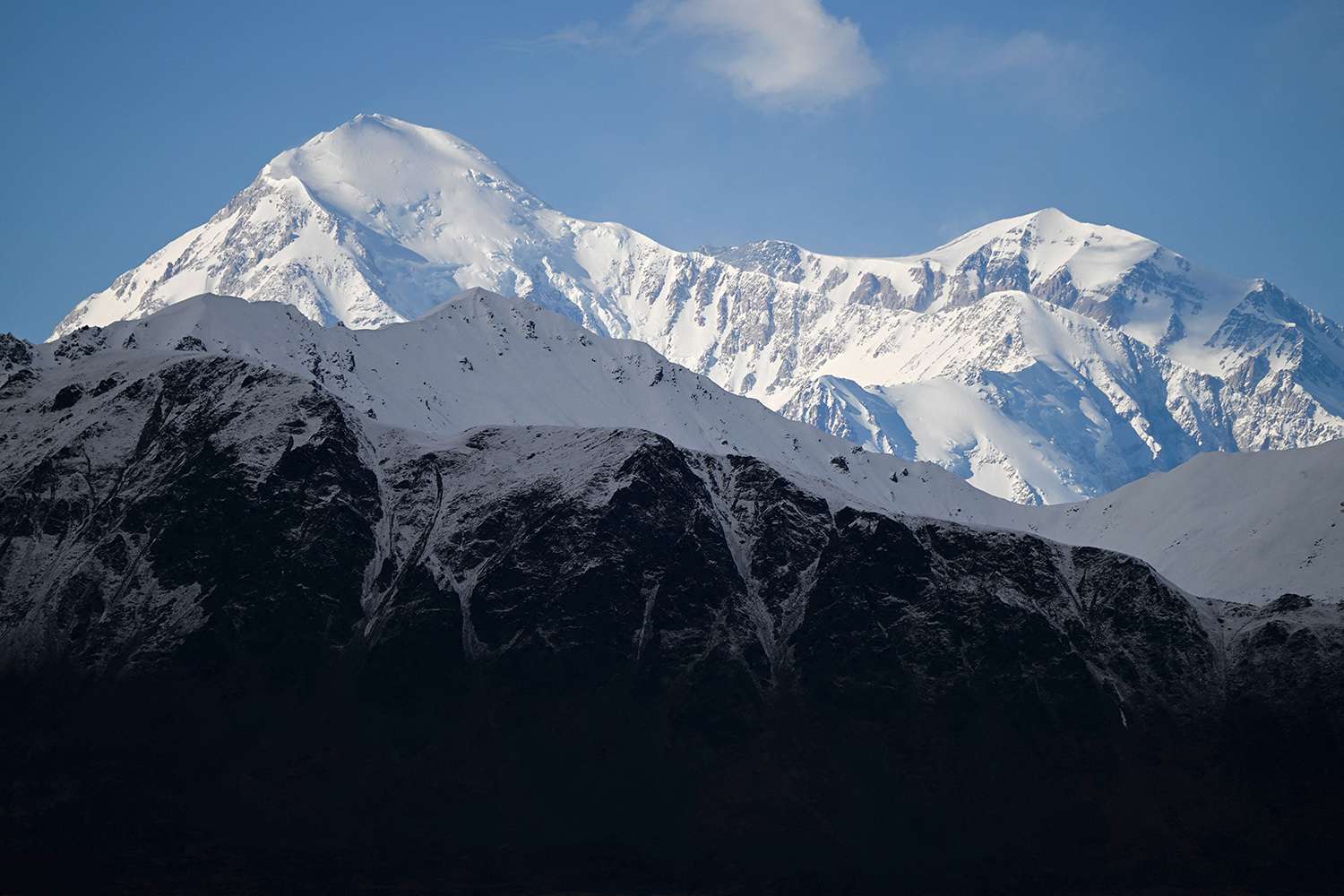 2 Mountain Climbers Suffering from Hypothermia Awaiting Rescue from Denali Mountain in Alaska