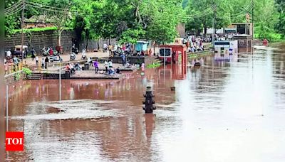 Panchaganga River Water Level Rises in Kolhapur After Moderate Rainfall | Kolhapur News - Times of India