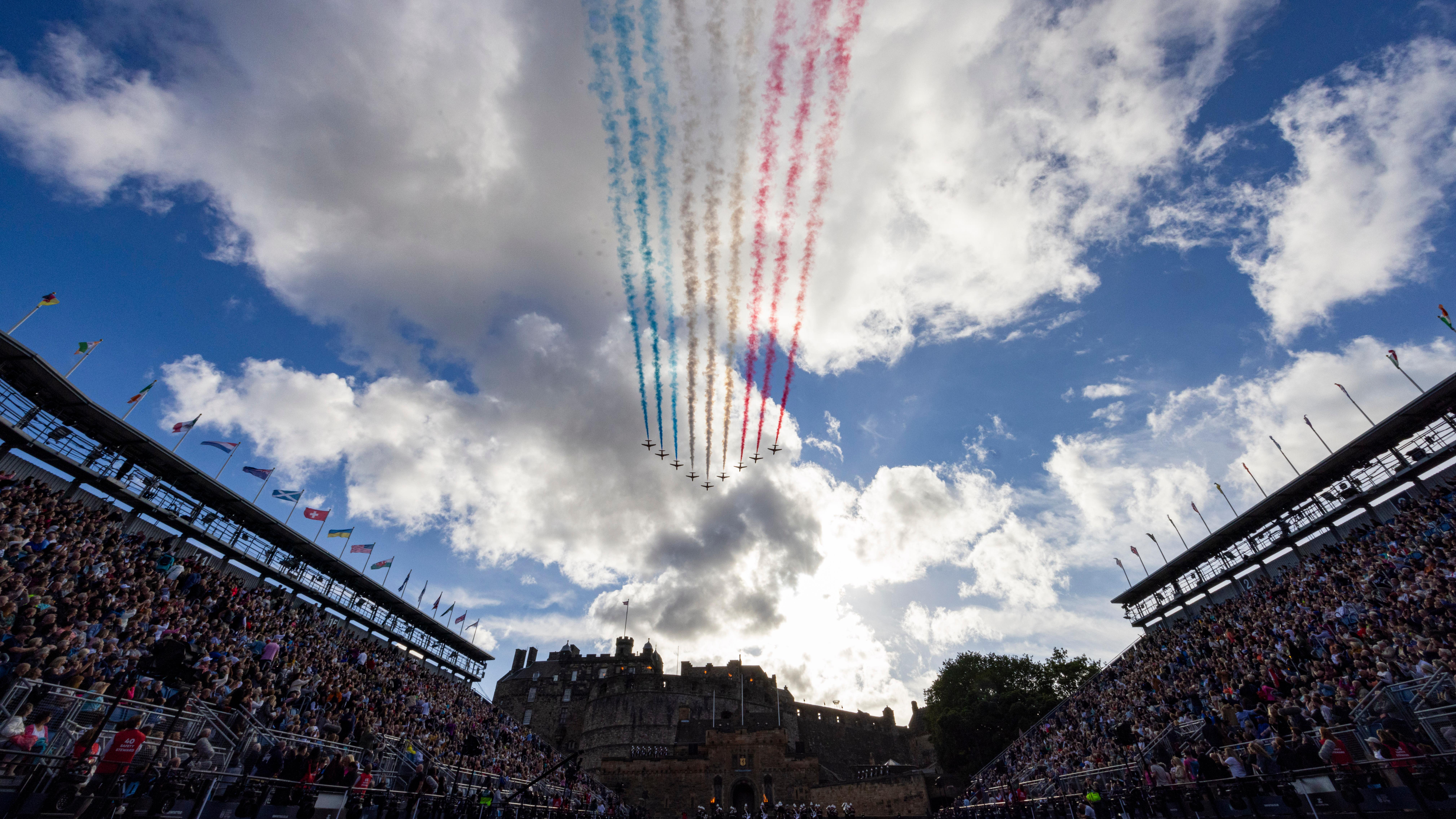 Red Arrows wow Edinburgh Tattoo crowds with colourful flypast