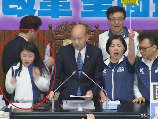 韓國瑜敲議事槌力道驚人！張嘉郡嚇到花容失色 背後原因曝光