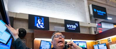 Stock market today: Dow closes above 40,000, paces weekly gains as stocks rebound from tech sell-off