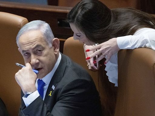 Cientos de israelíes exigen a Netanyahu que retire su polémica declaración sobre los rehenes