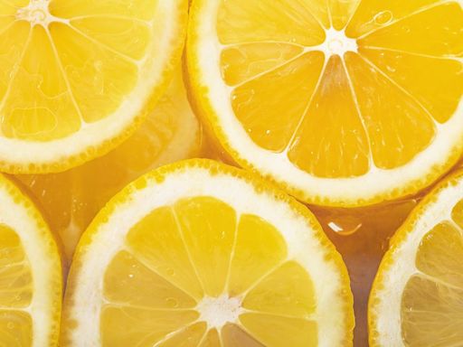 I Just Learned Why Lemons Look So Juicy On TV, And Frankly I Feel Betrayed