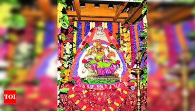 Devotees brave rain to visit Chamundi temple in Ashadha | Mysuru News - Times of India