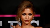 Zendaya deslumbra con dos looks a la medida inspirados por su nueva película