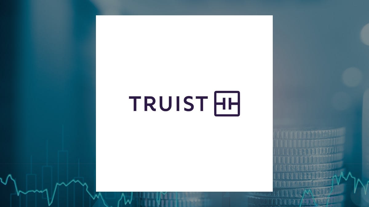 Oppenheimer & Co. Inc. Sells 8,378 Shares of Truist Financial Co. (NYSE:TFC)