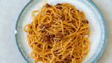 Espaguetis con patatera extremeña, uno de los mejores embutidos de España